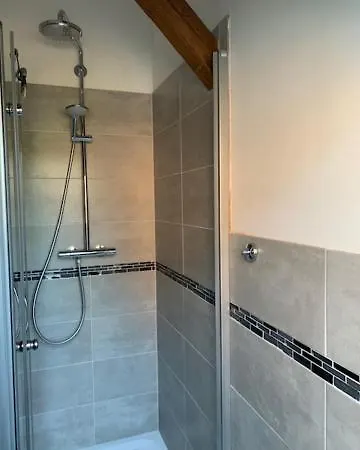 Traumhafte Dachwohnung Mit Sonnenterasse * Esgrus