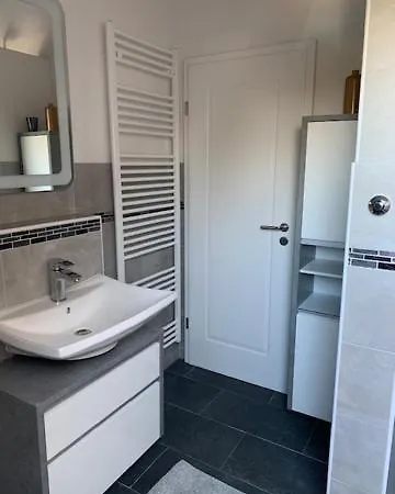 Apartmán Traumhafte Dachwohnung Mit Sonnenterasse Esgrus